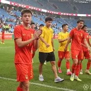 开云-令人精彩！新星EliWolf表现惊艳NFL常规赛昨晚，球迷高呼：‘传奇回来了！’_2024nfl超级碗回放