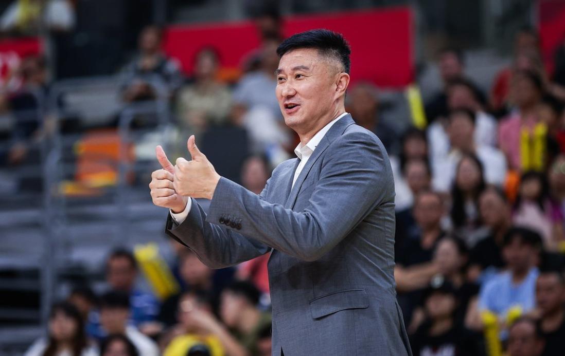 包含首发阵容公布！广东队主教练挑选最佳球员出场的词条