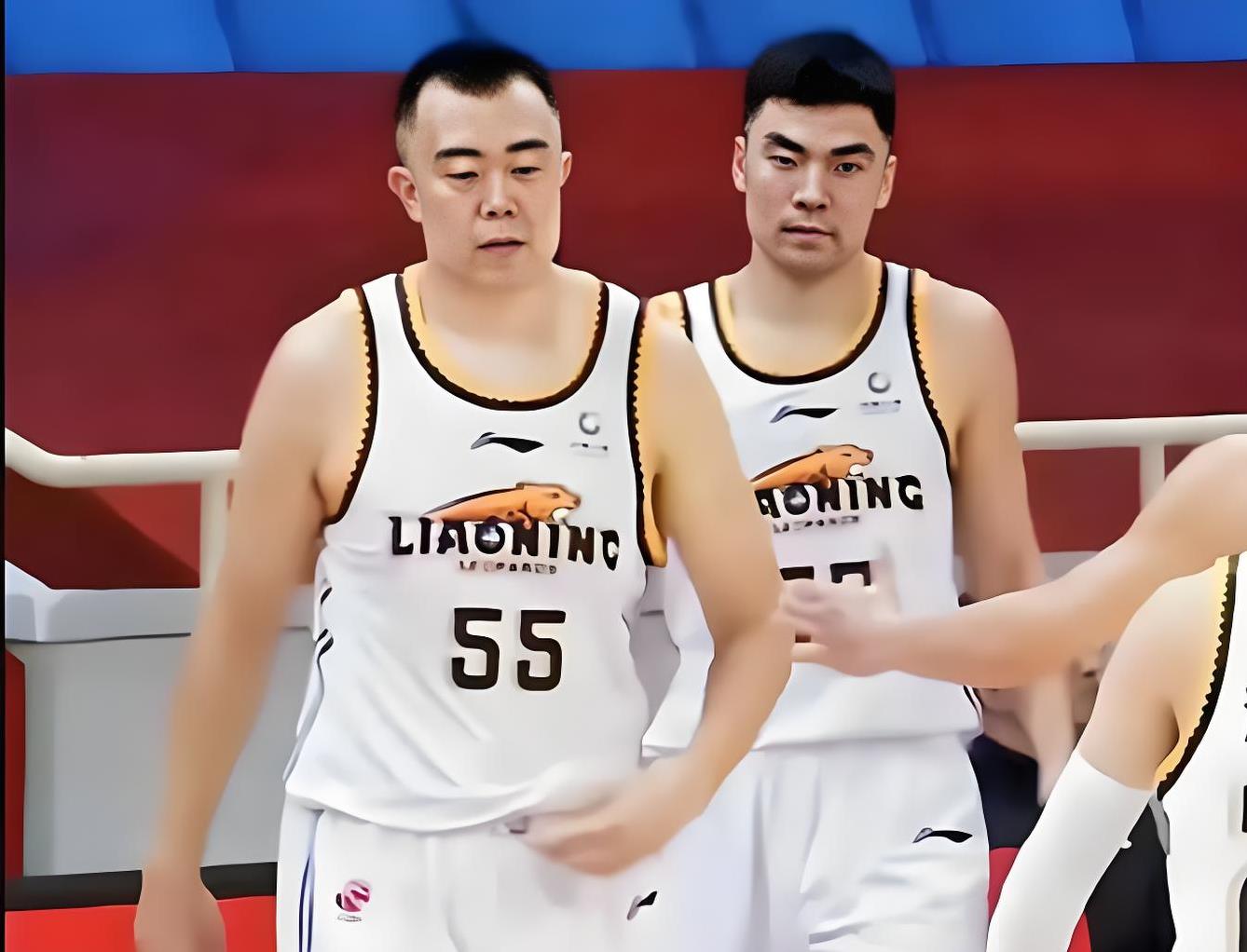 包含实力碰撞，强队备战威胁，紧张气氛凝固的词条