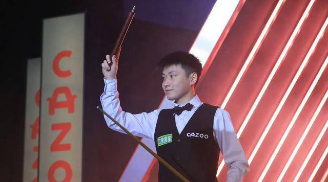 老马砍下三双带领骑士胜魔术，实力再现，奠定领导地位的简单介绍